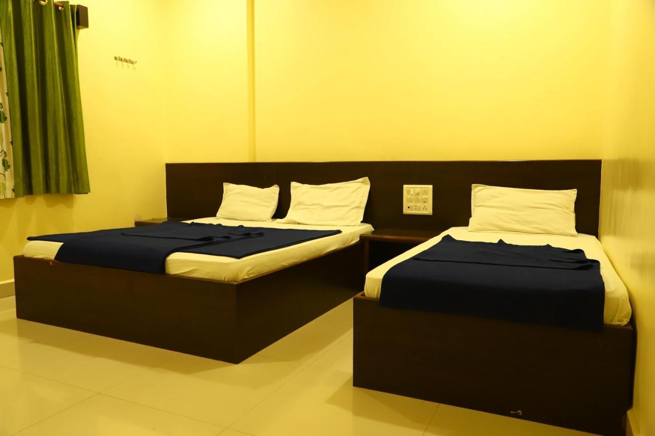 Sai Madhavi Palace Hotel Shirdi Exterior photo
