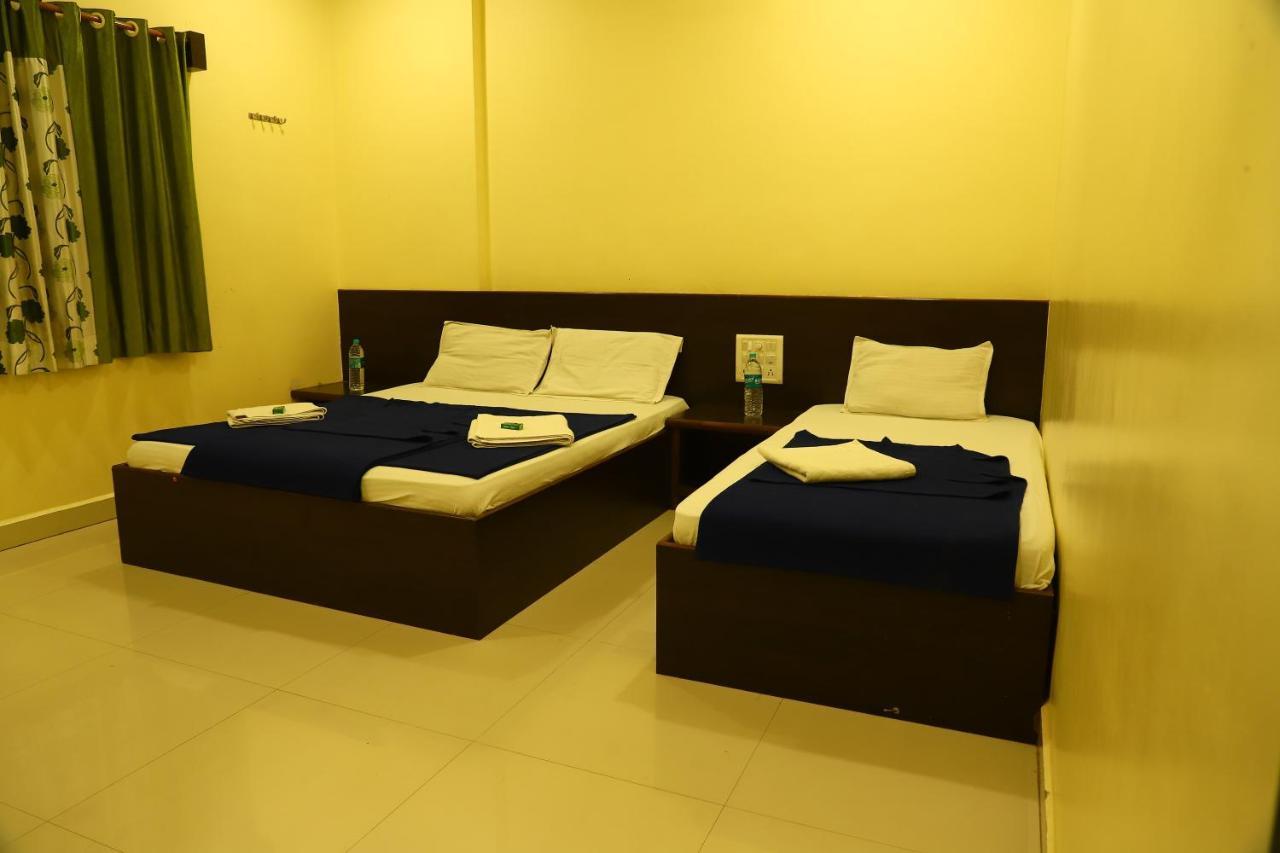 Sai Madhavi Palace Hotel Shirdi Exterior photo